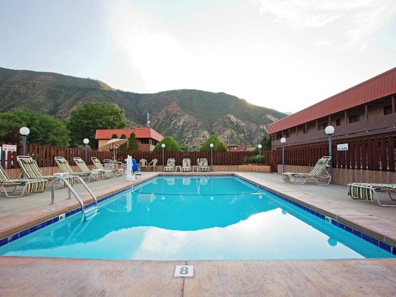 Cedar Lodge