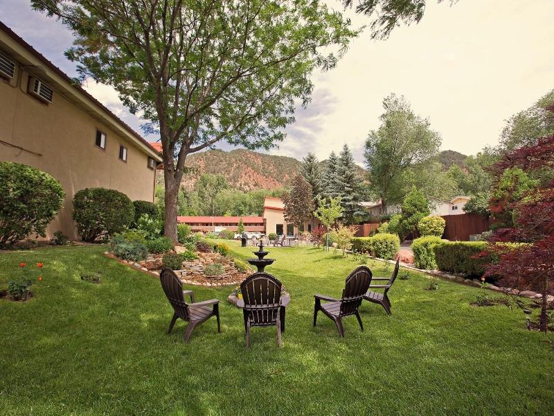 Cedar Lodge