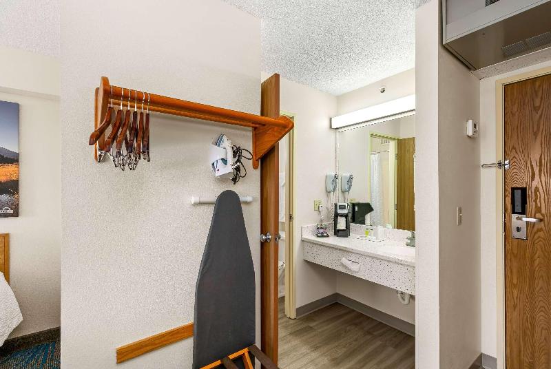 Days Inn by Wyndham Great Falls image