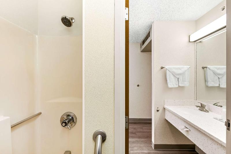 Days Inn by Wyndham Great Falls image