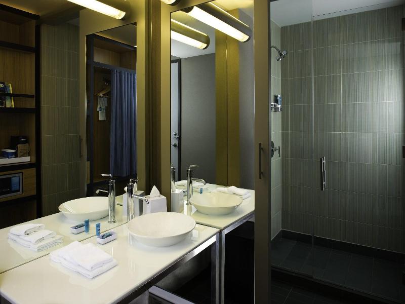 Aloft Green Bay image