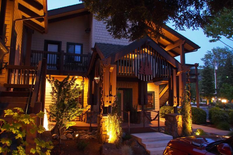 Redwood Motel image