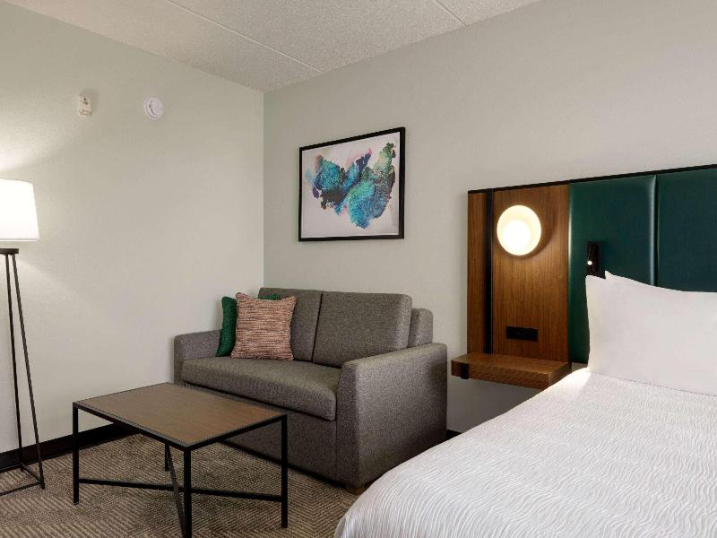 DOUBLE Accessible KING SIZE BED