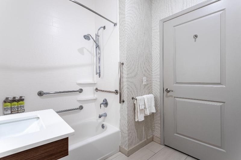 Holiday Inn Express Annapolis East - Kent Island image