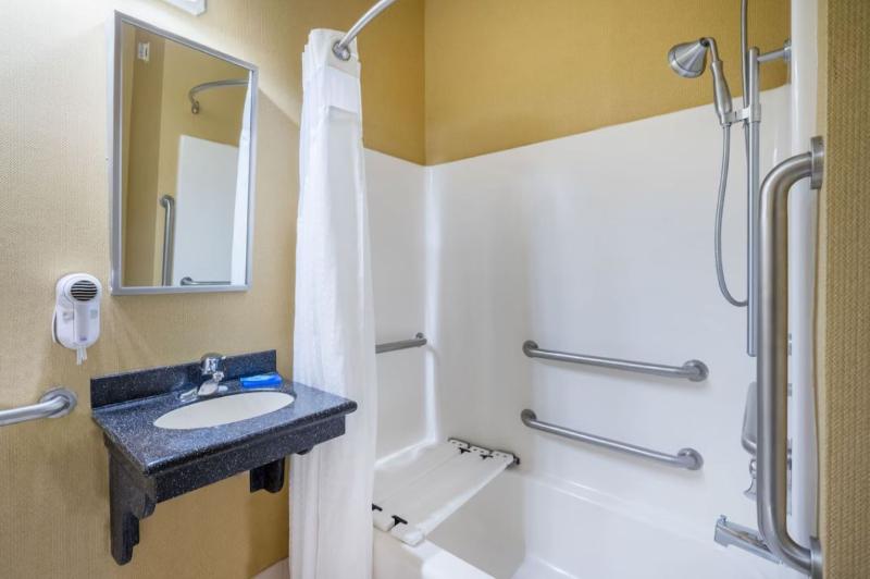 Holiday Inn Express Annapolis East - Kent Island image