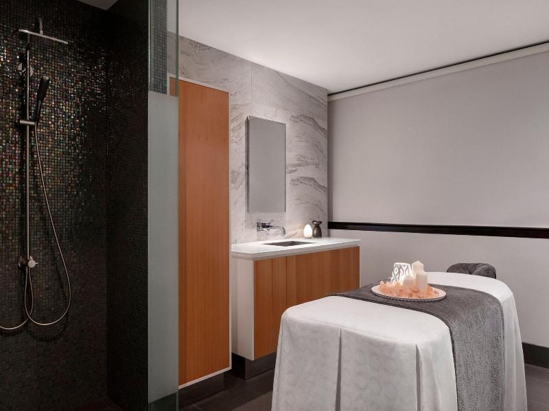 Sheraton Melbourne image