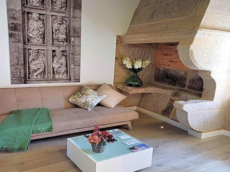 Hotel Montes image
