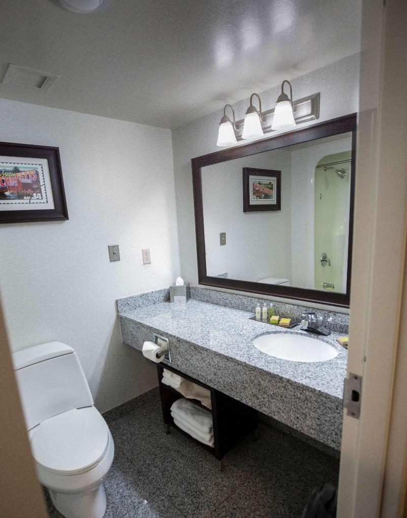 DoubleTree by Hilton Hotel Leominster image