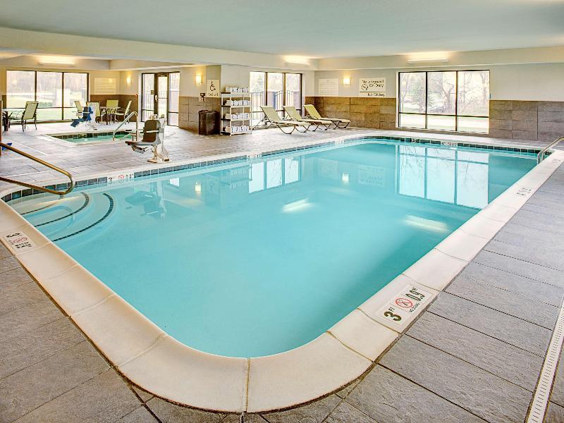 Hampton Inn & Suites Lansing West