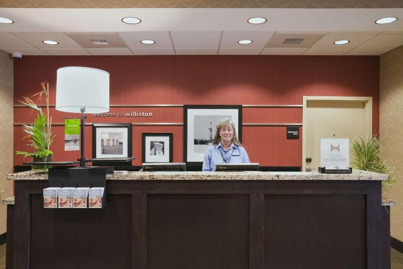 Hampton Inn & Suites Williston image