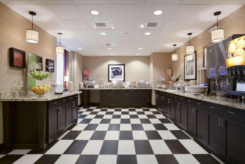 Hampton Inn & Suites Williston image
