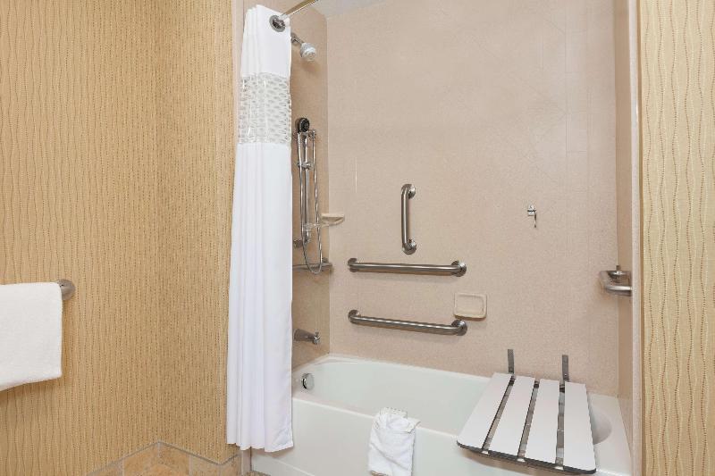 Hampton Inn & Suites Williston image