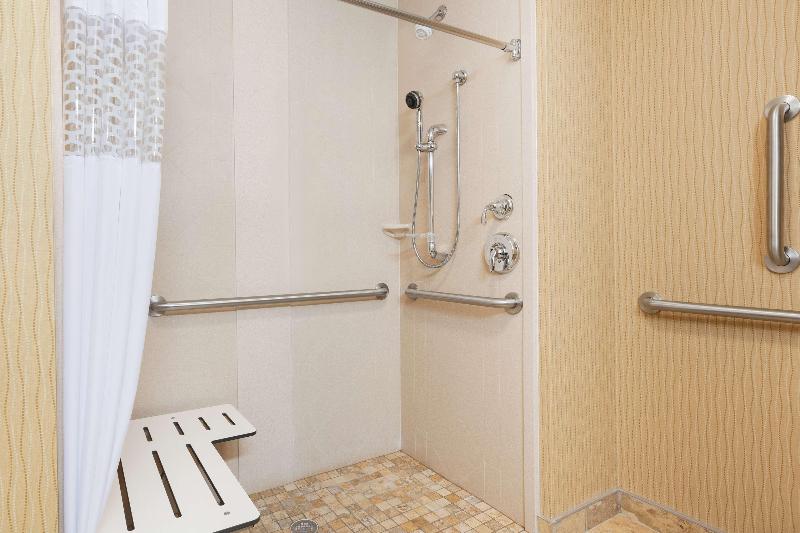 Hampton Inn & Suites Williston image