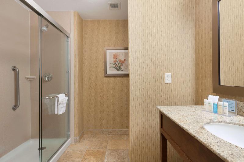 Hampton Inn & Suites Williston image