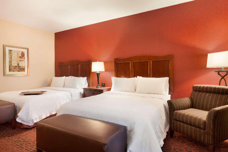 Hampton Inn & Suites Williston image