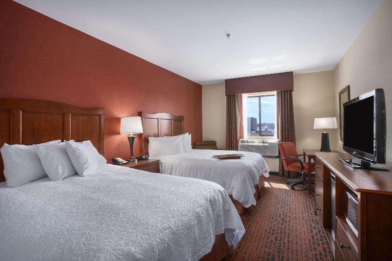 Hampton Inn & Suites Williston image