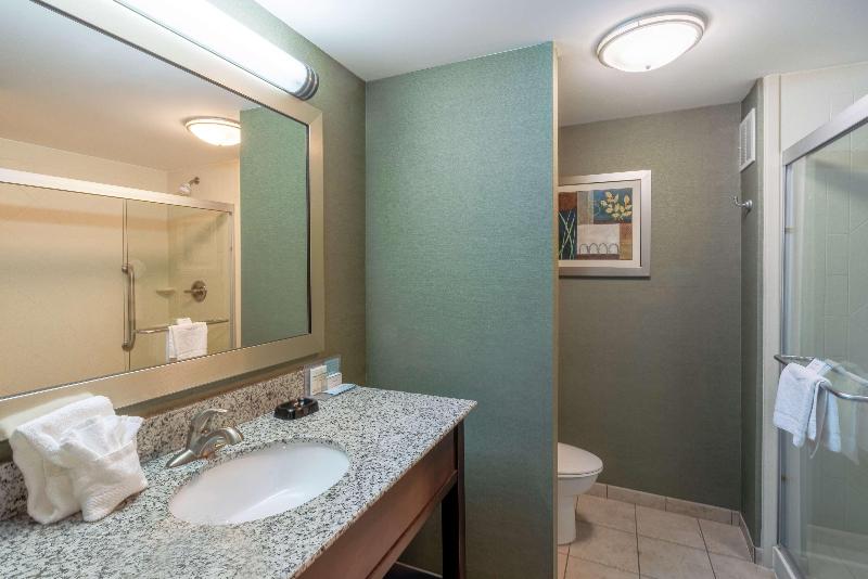 Hampton Inn Huntington University Area image
