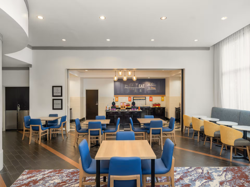 Hampton Inn & Suites Baton Rouge Downtown image