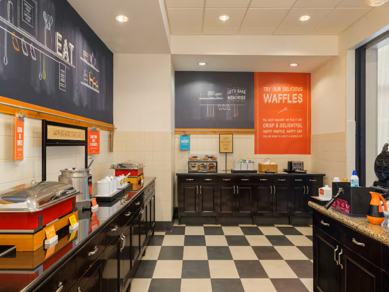 Hampton Inn & Suites Baton Rouge Downtown image