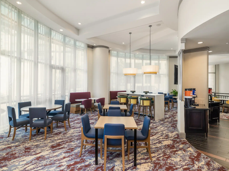Hampton Inn & Suites Baton Rouge Downtown image