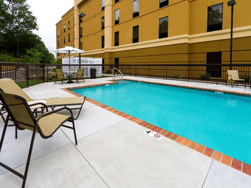 Hampton Inn Fayetteville image