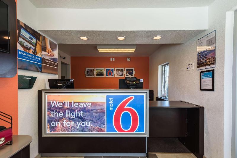 Motel 6 Reno - Virginia Plumb