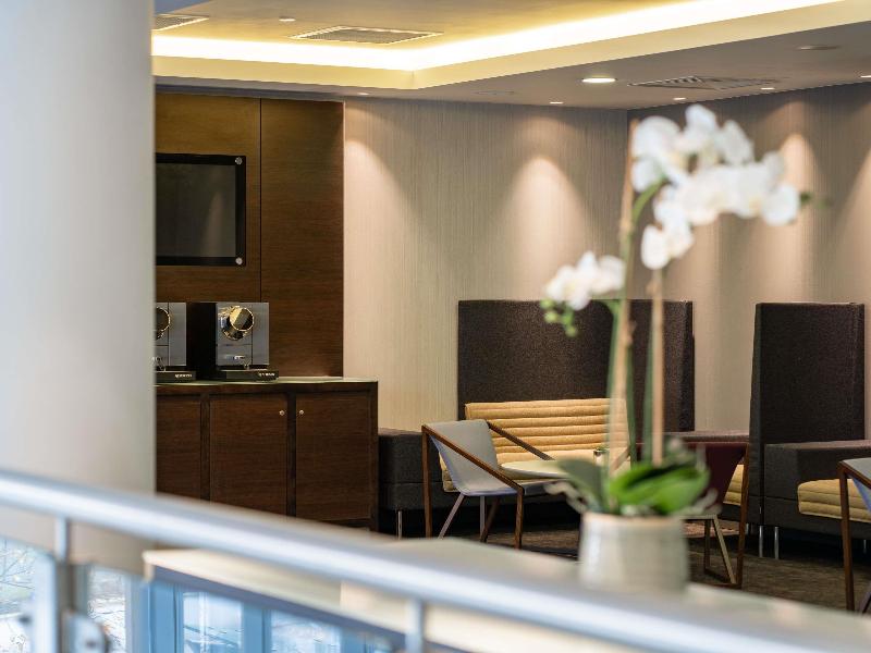 Novotel London Brentford image