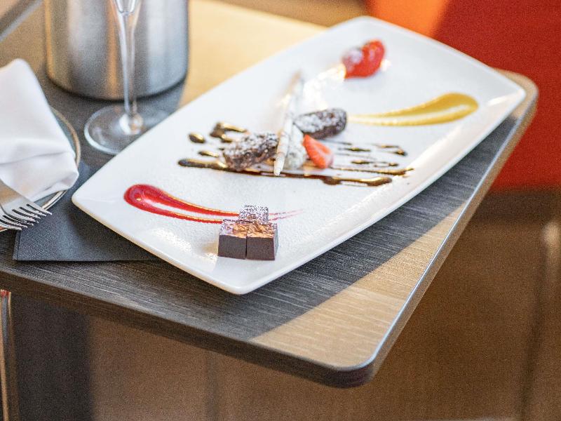 Novotel London Brentford image