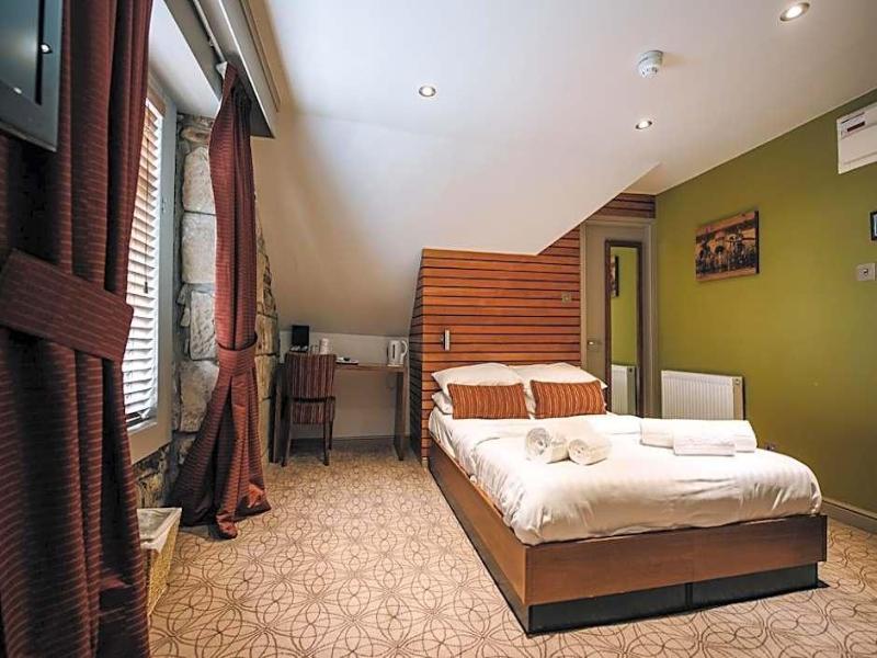 The Commercial Hotel image