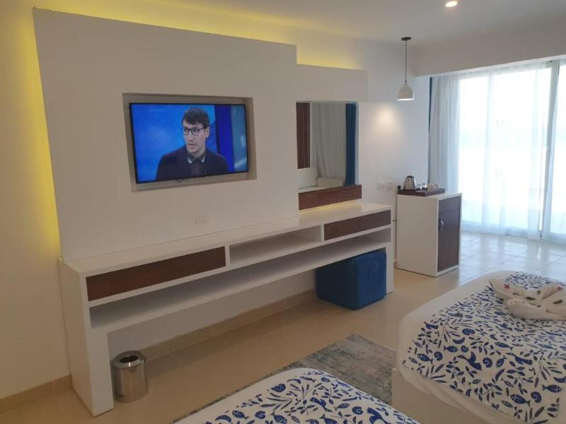 Coral Sun Beach Safaga image