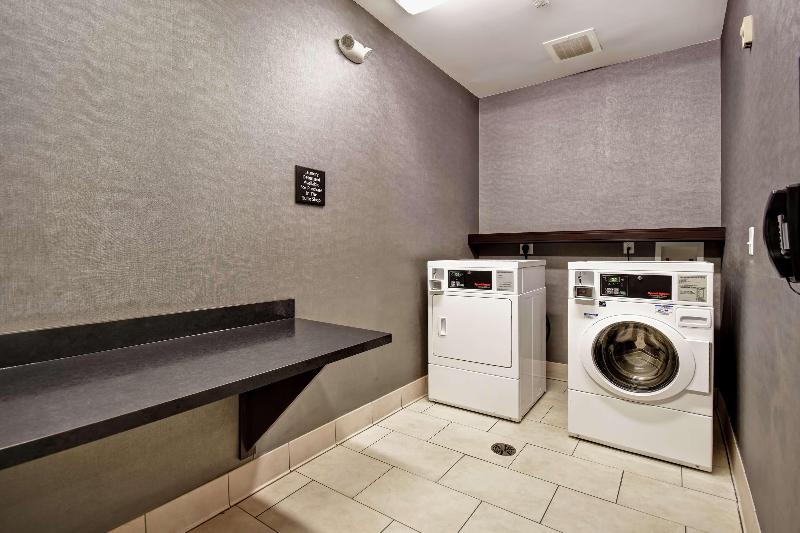Hampton Inn Middletown image