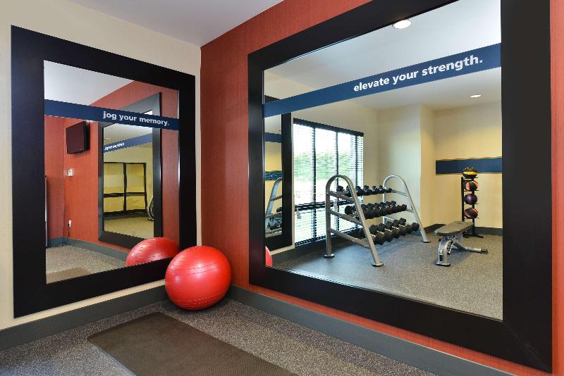 Hampton Inn Middletown image