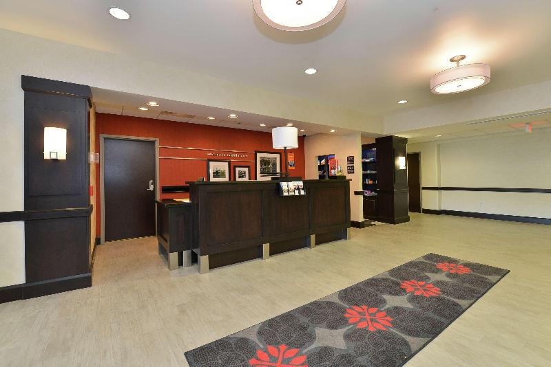 Hampton Inn Middletown image