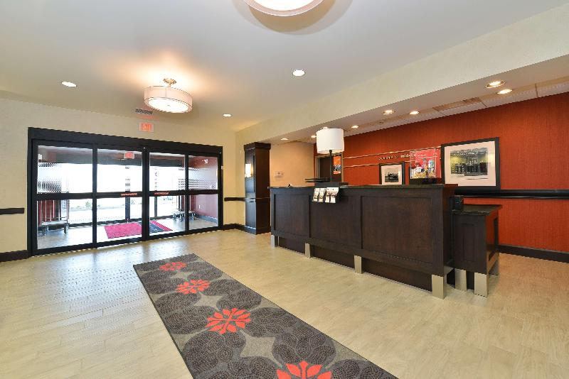 Hampton Inn Middletown image