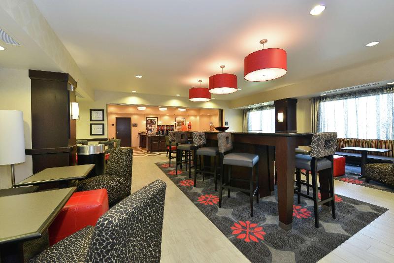 Hampton Inn Middletown image