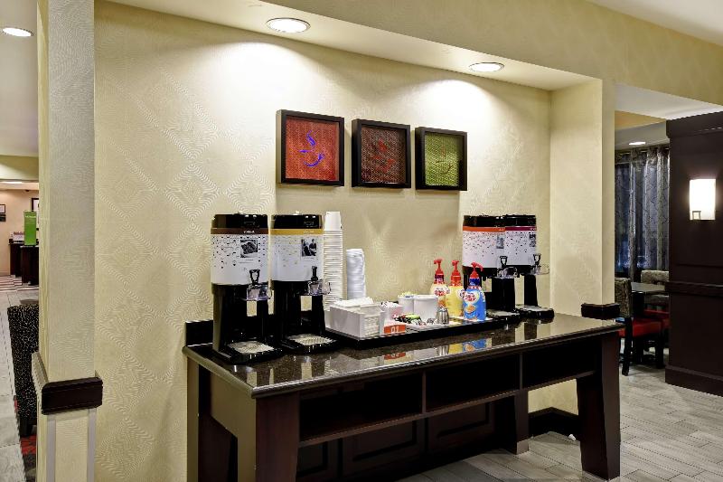 Hampton Inn Middletown image