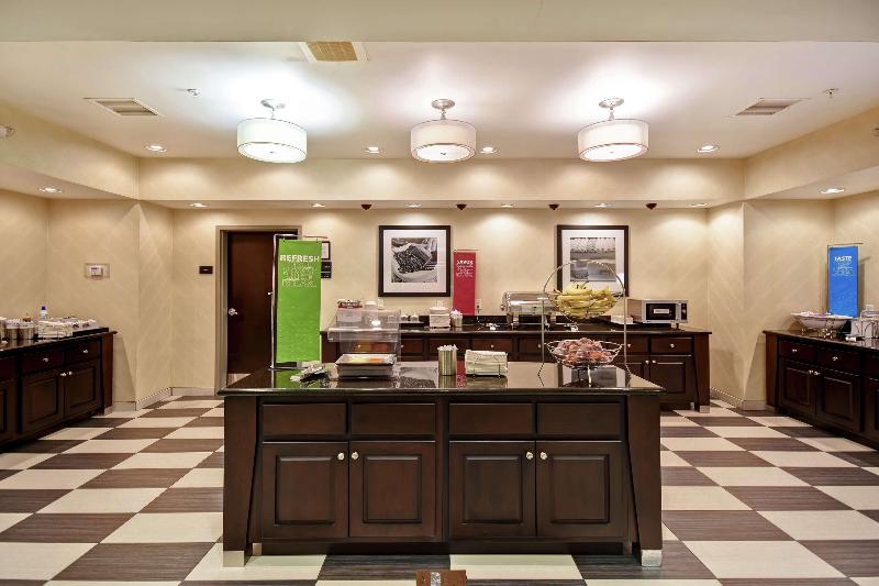 Hampton Inn Middletown image