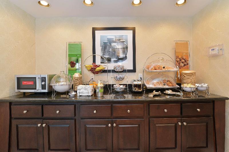 Hampton Inn Middletown image