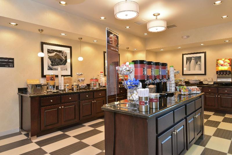 Hampton Inn Middletown image