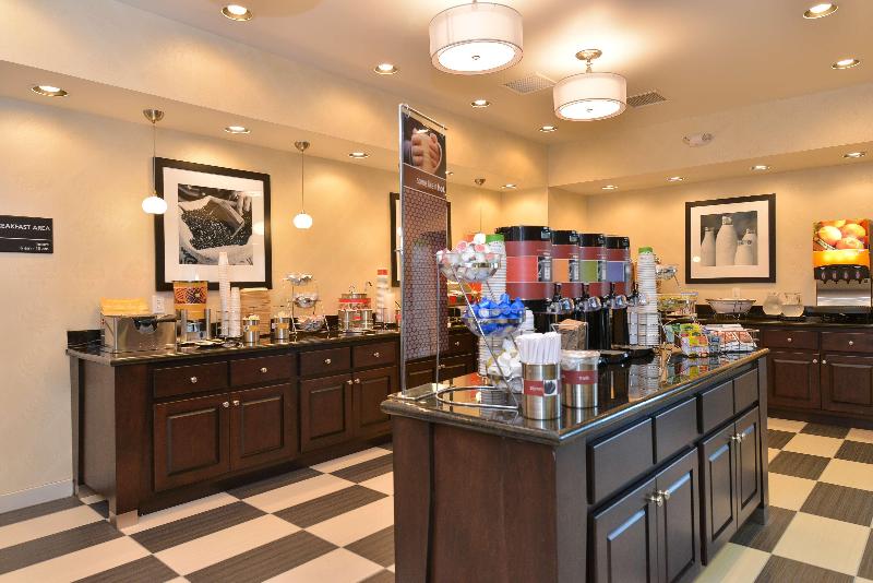 Hampton Inn Middletown image