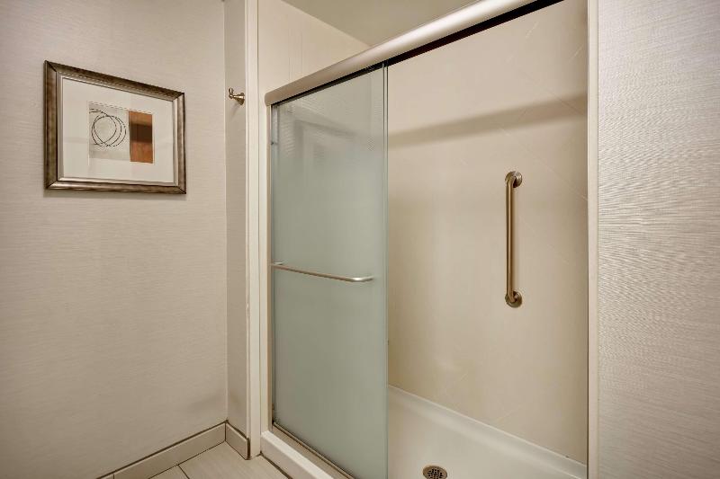 Hampton Inn Middletown image