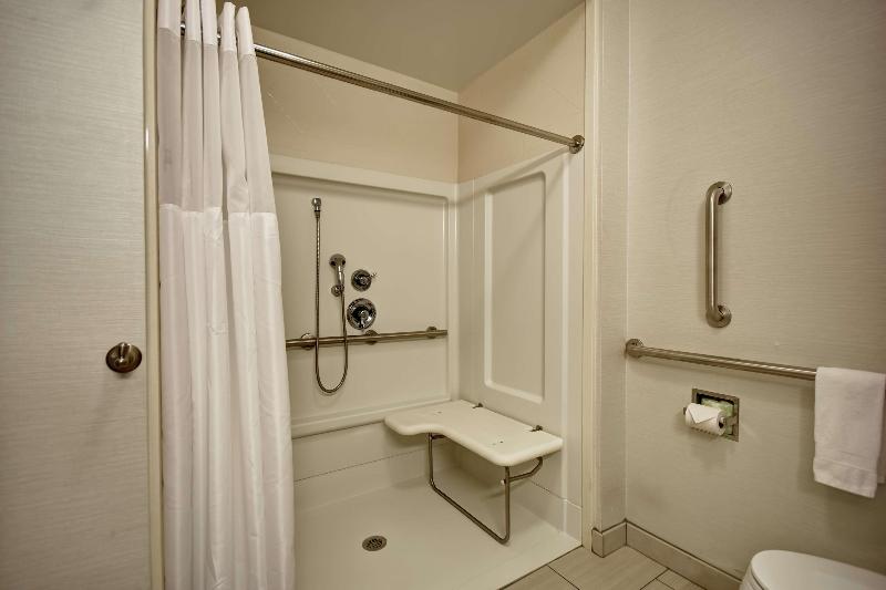 Hampton Inn Middletown image