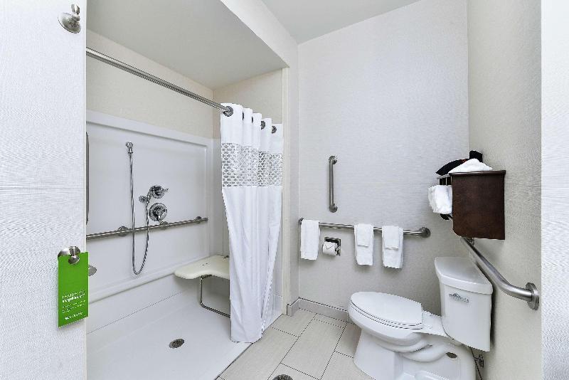 Hampton Inn Middletown image