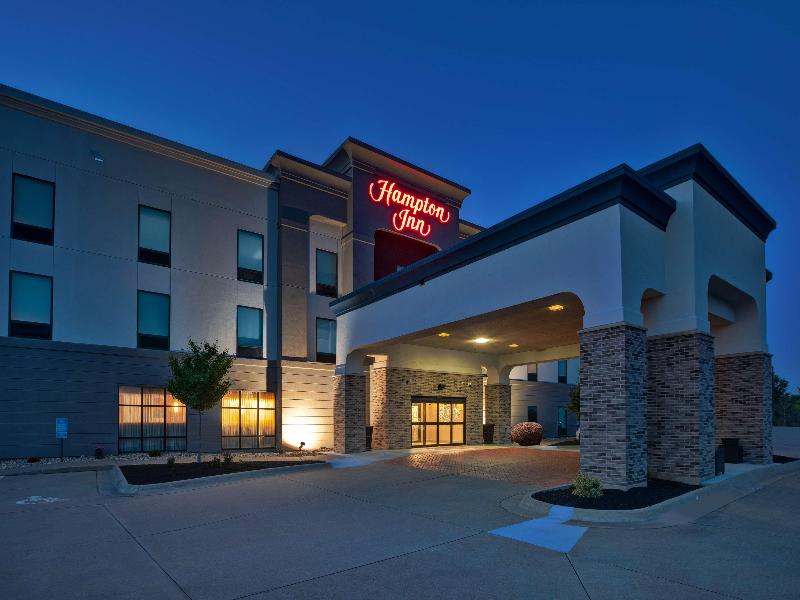 Hampton Inn Clinton image