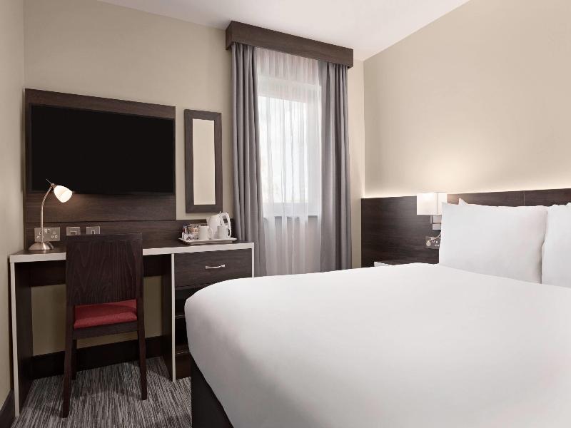 Ramada By Wyndham Cobham image