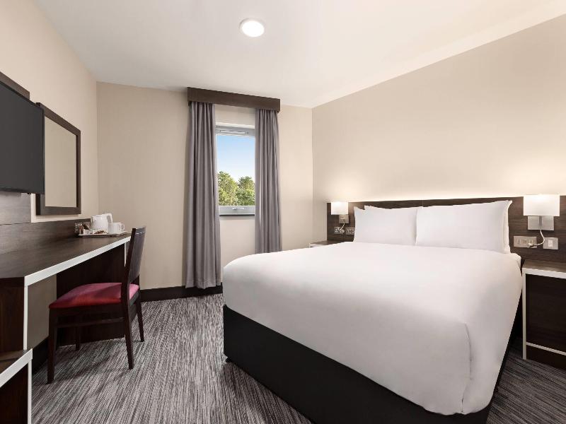 Ramada By Wyndham Cobham image