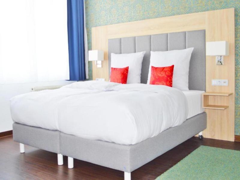 Pallas Hotel image
