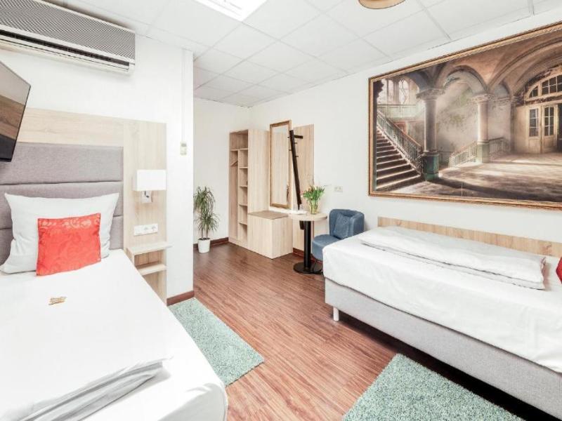 Pallas Hotel image