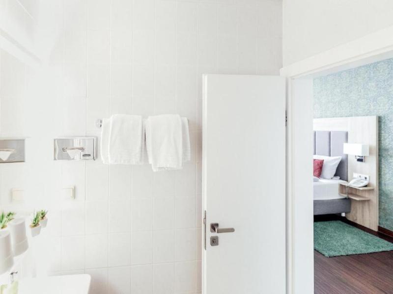 Pallas Hotel image