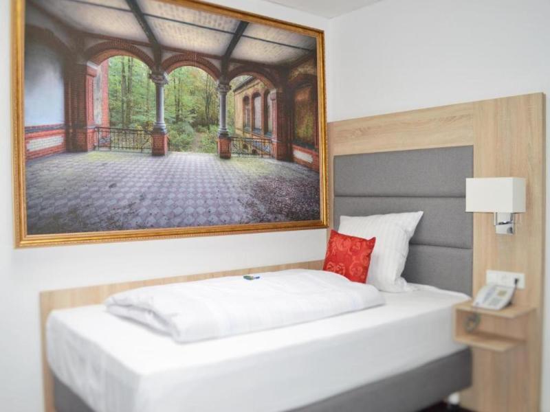 Pallas Hotel image